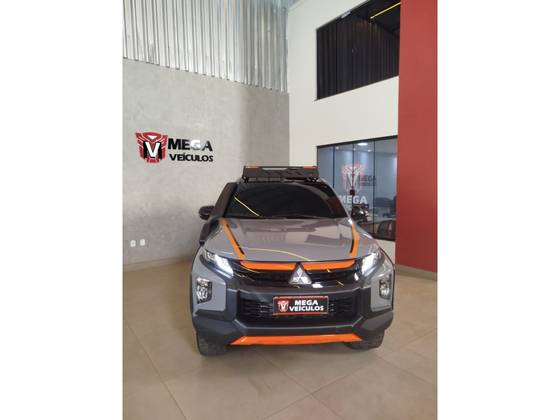 MITSUBISHI L200 TRITON 2.4 16V TURBO DIESEL SPORT SAVANA SERTÔES CD 4P 4X4 AUTOMÁTICO